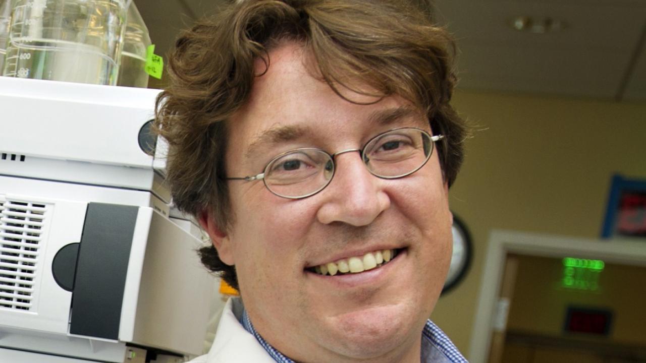 Professor Oliver Fiehn holds joint appointments with the College of Biological Sciences Department of Molecular and Cellular Biology and the UC Davis Genome Center. Professor Oliver Fiehn holds joint appointments with the College of Biological Sciences Department of Molecular and Cellular Biology and the UC Davis Genome Center.