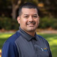 Alan Lemus headshot